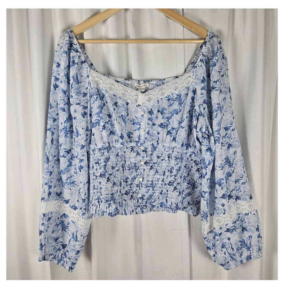 American Eagle Floral Lace Button Balloon Sleeve Cropped Blouse Blue/White XL
